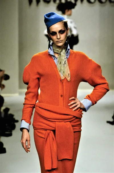 Look 16